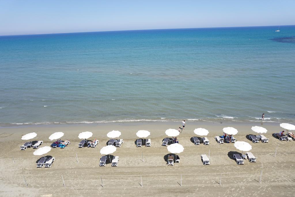 Lazuli Beach Apartment 209 Ларнака Екстер'єр фото